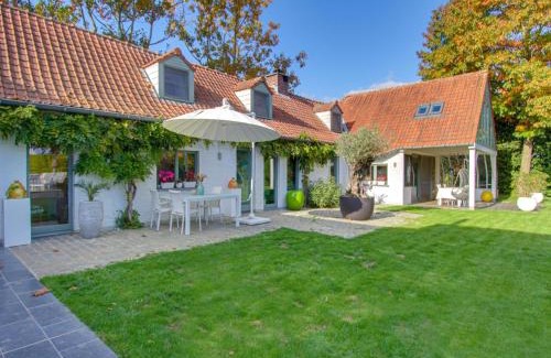 Bellegem House | A charming holiday home with a swimming pool