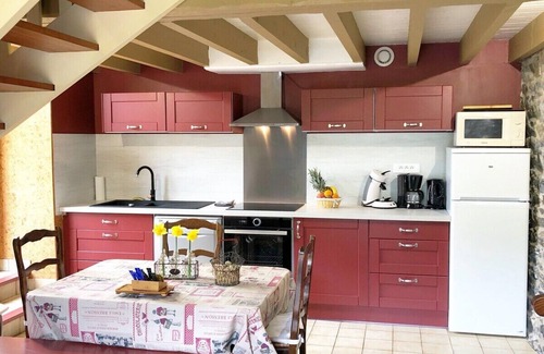 Yffiniac Cottage | A charming old farm, close the sea