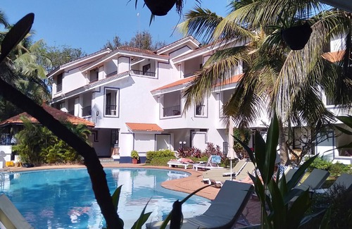Arpora Apartment | A Cheerful Studio Apartment for Two in Sunny Goa