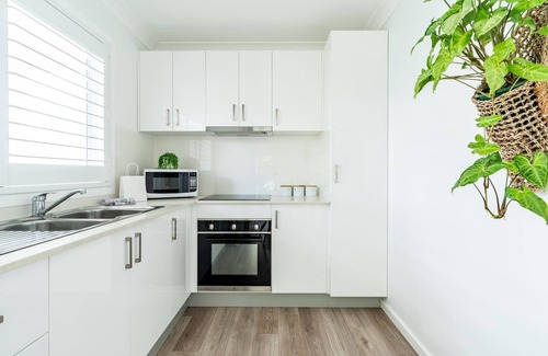 Toowoon Bay Cottage | A Chic Coastal Hideaway at Toowoon Bay Beach