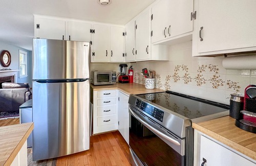 Harwich Port Cottage | A classic and sweet Cape Cod getaway with full A/C!
