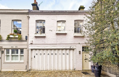 Westminster House | A Classic Mews Home in a Perfect Westminster Location.