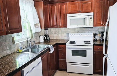 Leeward Settlement Villa | A Clean and Cozy Family Villa Just Steps From the Beach