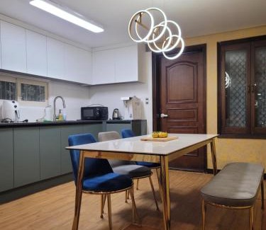 Nonhyeon-dong Apartment | a comfortable detached house in the heart of the city