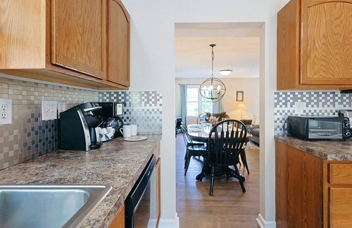 Massanutten House | A Comfortable Home | Walking Distance To Amenities | New Hot Tub | Just Relax