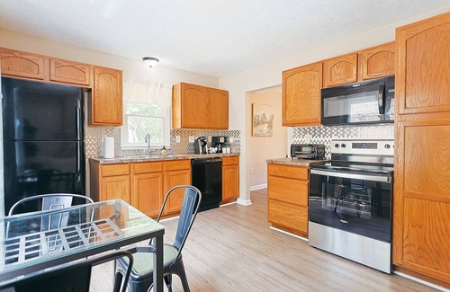 Massanutten House | A Comfortable Home | Walking Distance To Amenities | New Hot Tub | Just Relax