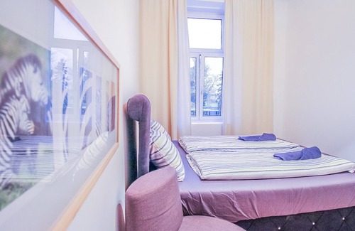 Liesing Apartment | A comfortable, well-located Elite Apartment LV5 b