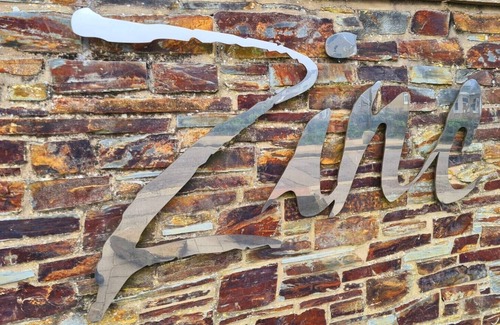 Newquay Apartment | A CONTEMPORARY BEACHSIDE APARTMENT ON HEADLAND ROAD FISTRAL 5 MINUTE FROM BEACH