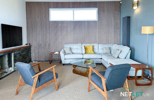 Llanstadwell Cottage | A contemporary spacious recently renovated large family holiday home in Llanstadwell Pembrokeshire