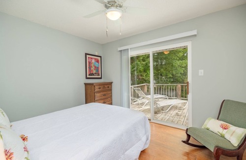 Littleton House | A Coral Cottage at Lake Gaston