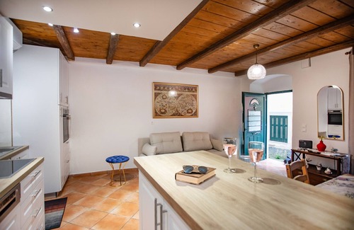 Old Town House | A cosy retreat just 50m from the sea in Mouragia, Corfu