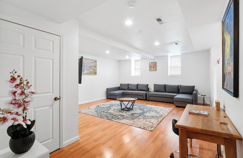 The Gate House | A Cottage in Downtown STL. Sleeps 10