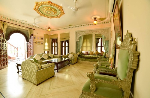 Udaipur City Centre Bed & Breakfast | A cozy and cool place