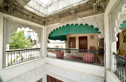 Udaipur City Centre Bed & Breakfast | A cozy and cool place