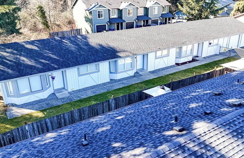 South Tacoma House | A cozy and peaceful centrally Located Triplex 2BD, 1.5 BA