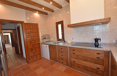 Atlanterra Ski Chalet | A cozy Chalet with great sea views, FREE WIFI