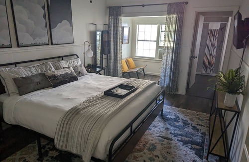 Fort Davis House | A cozy Inn nestled against Sleeping Lion Mountain in beautiful Ft Davis Tx.