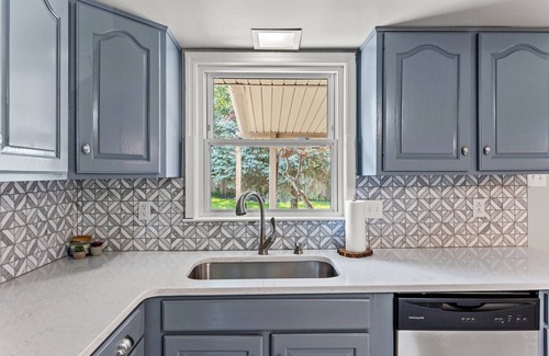 Lexington House | A Cozy Lexington Retreat! – Walk to Fritz Farm & Close Keeneland and LEX Airport