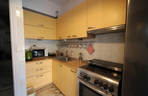 Athens Apartment | A cozy modern apartment 4 minutes walk from metro