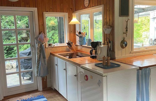 Bronde House | A cozy older summerhouse on a small island