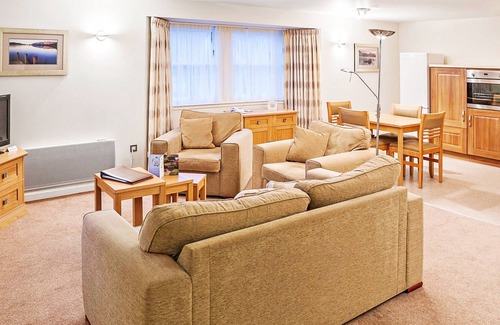 Kenmore Condo | A Cozy Retreat at Kenmore's Condo Resort