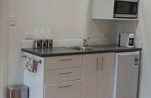 Te Awamutu Apartment | A cozy studio retreat near Te Awamutu.