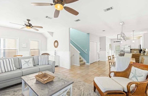 Santa Rosa Beach House | "A Day In The LIfe" - 2 Minute Walk To The Beach! - Community Pool