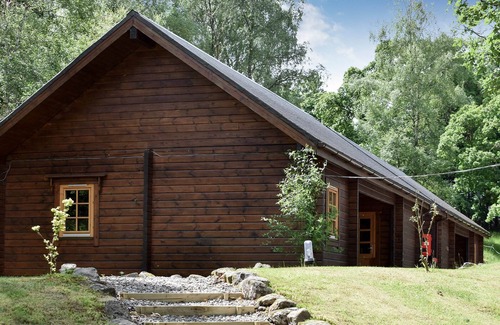 Killin Cottage | A detached lodge all on one level located on the Acharn Estate amidst spectacular scenery.