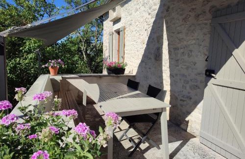 Esclauzels House | A deux pas de St Cirq Lapopie , Gite des Murets de l'isa