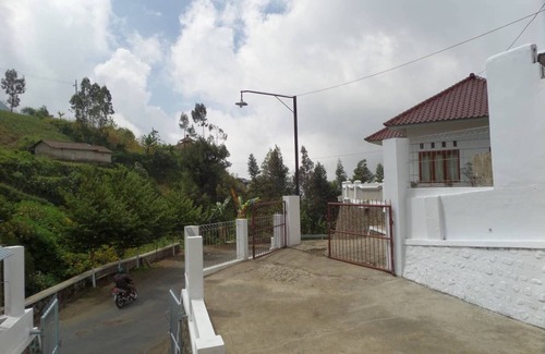 Ngadisari House | A double bedroom near Rehat Bromo Rst. & Warung Rinjani