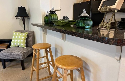 Tyler Apartment | A Duplex "Emerald" nearby Hospitals, TJC, Nurses, Work Crews
