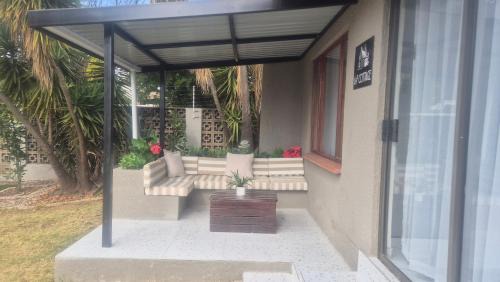 Greater Johannesburg Metropolitan Area Apartment | A&F Cottage with pool n braai