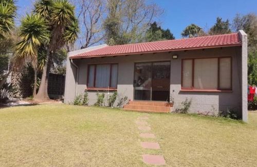 Greater Johannesburg Metropolitan Area Apartment | A&F Cottage with pool n braai