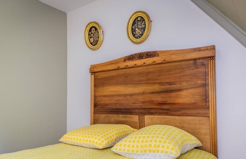 Sarrazac House | A fairytale castle for 16 with private heated pool