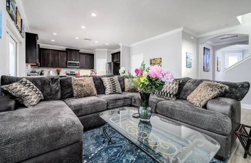 Tampa House | A Family Beach Retreat 4/3, Spacious and Luxurious
