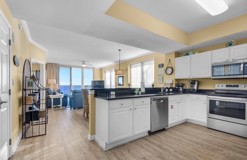 Navarre Beach Condo | A FAMILY FAVORITE~ FREE BEACH SVC., 149 + 5 STAR REVIEWS! Build memories here