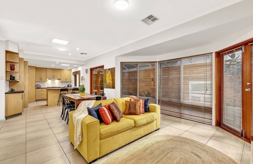 Glenelg North House | A family friendly Bungalow in Glenelg North, your escape by the sea.