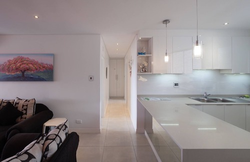 Umhlanga Apartment | A fantastic modern and spacious apartment right on Umhlanga main Beach