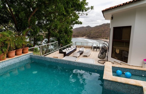 Diamond Point Villa | A few steps from a private beach, surf, luxury, daily housekeeping and jacuzzi