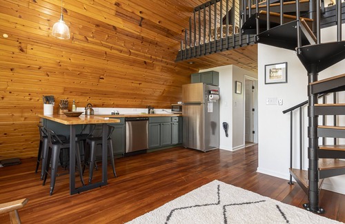 Makanda Cabin | A-Frame Cabin: Hot Tub, Near Hiking, Wine Trail