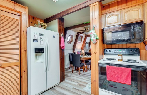 Tellico Plains Cabin | A-Frame Cabin w/Spacious Yard in Tellico Plains!