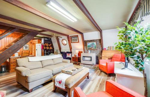 Tellico Plains House | A-Frame Cabin with Spacious Yard in Tellico Plains!