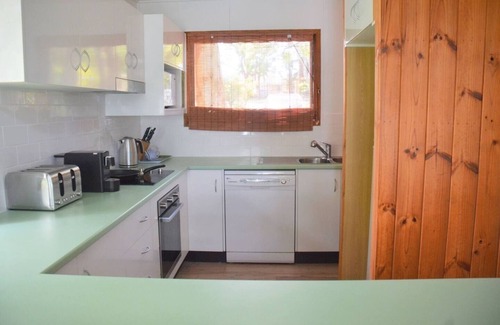 Summerland Point House | A-frame cottage beside beautiful Lake Macquarien