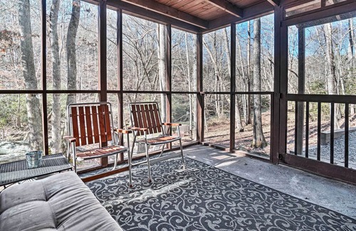 Young Harris Cabin | 'A-Frame Of Mind’ Cabin on Brasstown Creek!