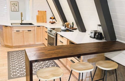 Rosa Cabin | A-Frame Retreat on Private Pond