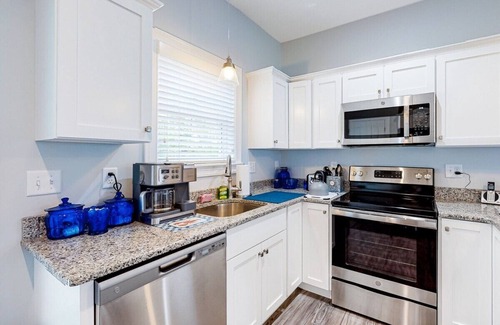 Arundel Cottage | A Gem w/Pool, Trails & Beaches and K'bunkport