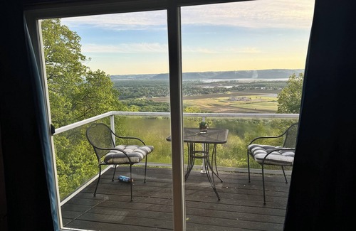 Wabasha House | A golfing getaway with beautiful views of the Mississippi/Chippewa Valley.