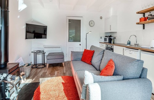 Lochearnhead Cottage | A gorgeous, cosy, modern cottage with breathtaking views over Loch Earn.