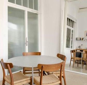 Neve Tzedek Apartment | A Gorgeous Studio in the Hippest Building in Town