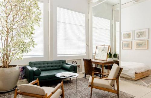 Neve Tzedek Apartment | A Gorgeous Studio in the Hippest Building in Town